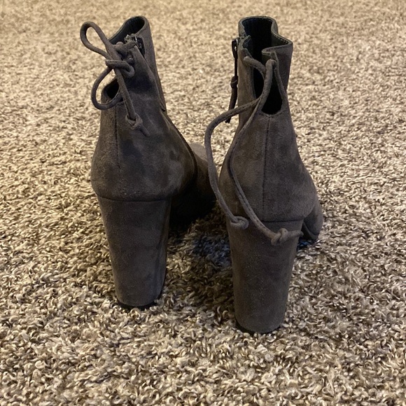Grey suede Stuart Weitzman heeled booties boots size 8.5 tie back - Picture 4 of 9